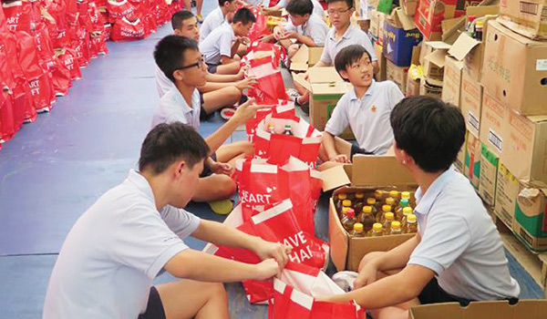 BB members in Singapore worked hard in the lead up to Christmas to collect items and pack up boxes for their annual ‘Share the Gift’ appeal. The boxes were distributed to needy families across the country.